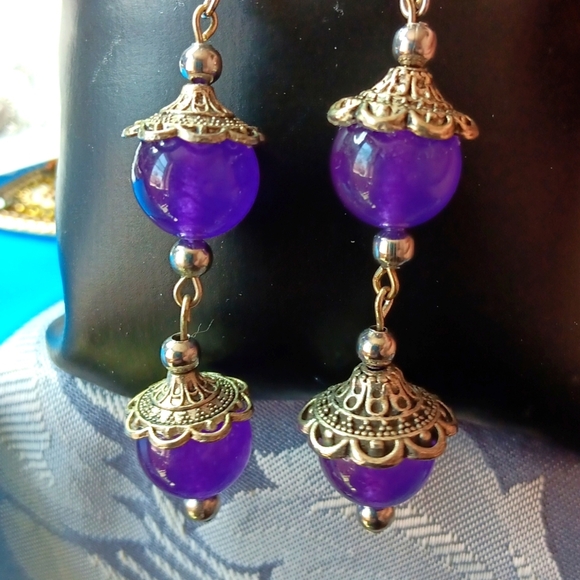 Elegant Purple and Silver Dangle Earrings - Picture 1 of 3